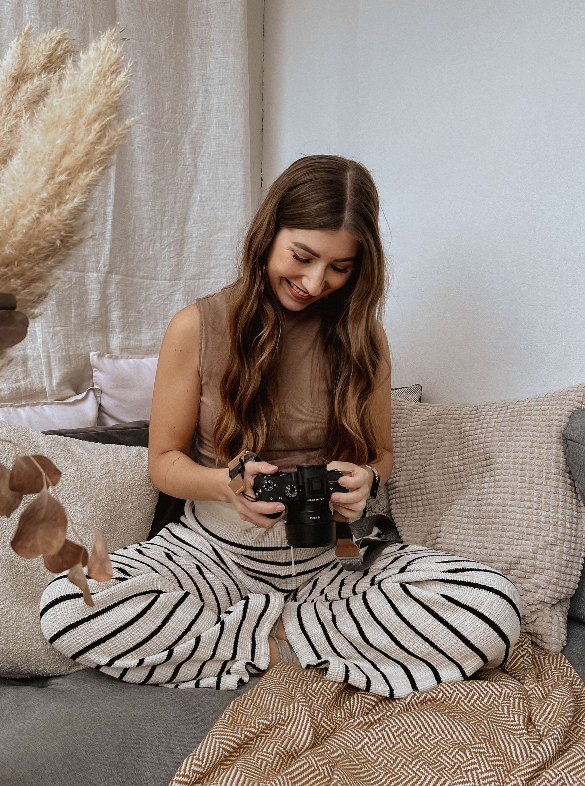 Anna Alschner mit Kamera